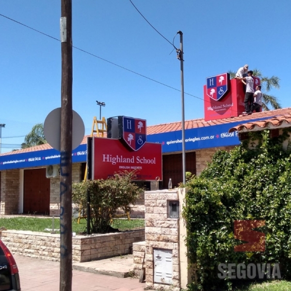 Ambientación de fachada - Highland School 